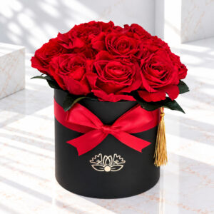 HATBOX 12 ROSAS ROJAS